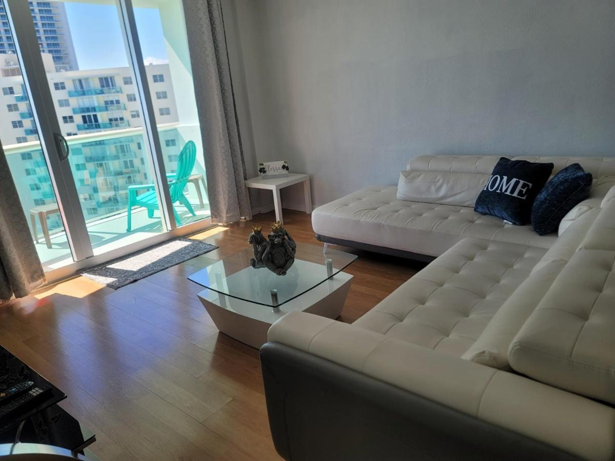Tide Hollywood Apartment Bagian luar foto